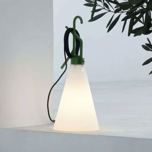 Angers Nantes Cholet Saumur Icones Flos Mayday Lampe a poser vert outdoor Constantin Grcic 2
