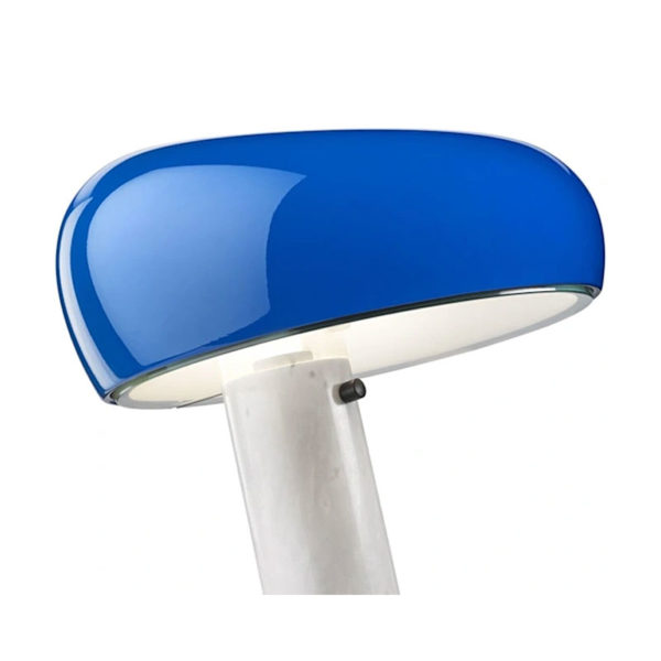 Angers Nantes Cholet Saumur Icones Flos Snoopy Bleu Marine Marbre Blanc Achille Castiglioni lampe de table 2