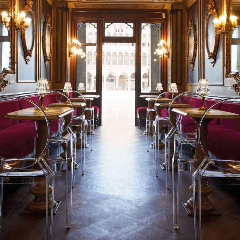 Angers Nantes Cholet Saumur Icones Kartell Chaise cristal transparent Victoria Ghost philippe starck 4
