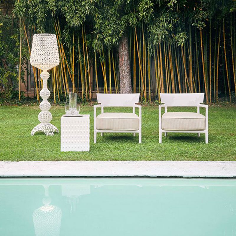 Angers Nantes Cholet Saumur Icones Kartell Fauteuil Cara outdoor beige mat blanc Philippe Starck 3