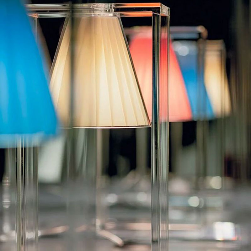 Angers Nantes Cholet Saumur Icones Kartell Lampe a poser Light Air cristal transparent tissu Eugeni Quitllet3