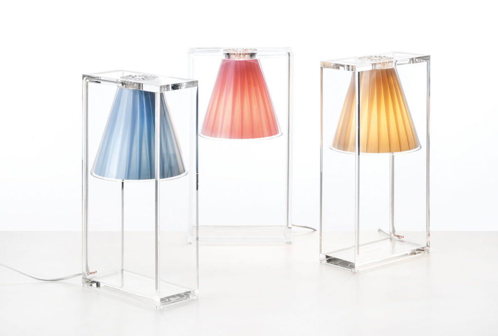 Angers Nantes Cholet Saumur Icones Kartell Lampe a poser Light Air cristal transparent tissu Eugeni Quitllet4