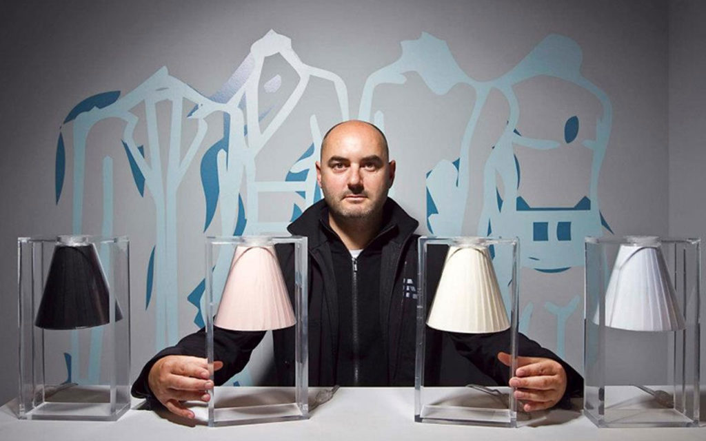 Angers Nantes Cholet Saumur Icones Kartell Lampe a poser Light Air cristal transparent tissu Eugeni Quitllet5