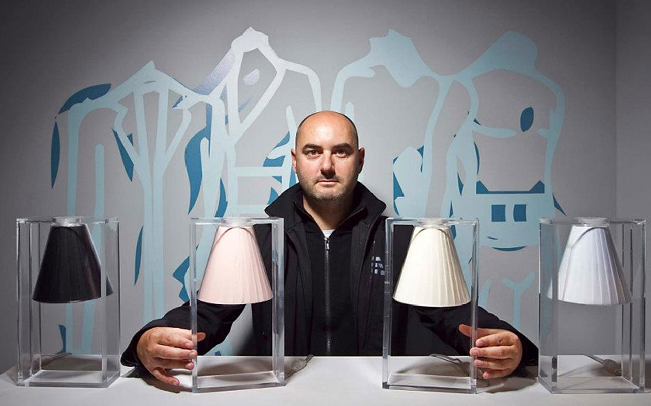 Angers Nantes Cholet Saumur Icones Kartell Lampe a poser Light Air cristal transparent tissu Eugeni Quitllet5
