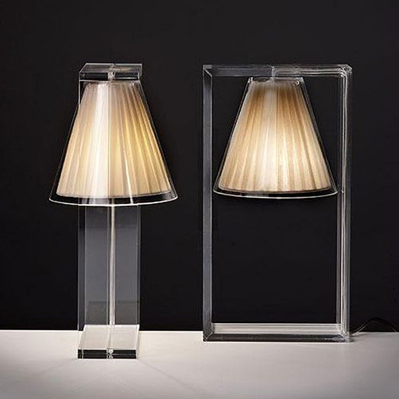 Angers Nantes Cholet Saumur Icones Kartell Lampe a poser Light Air cristal transparent tissu Eugeni Quitllet6
