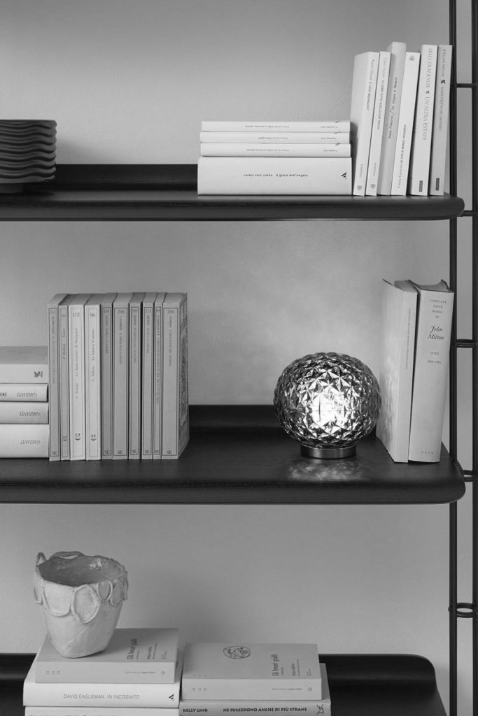 Angers Nantes Cholet Saumur Icones Kartell bibliothèque Rangement Etagere Adam wood noir Chêne philippe starck 4