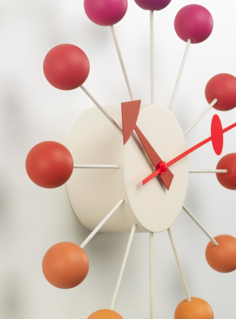 Angers Nantes Cholet Saumur Icones Objet Vitra deco Nelso horloge murale ball clock sunset dawn edition limitee 14