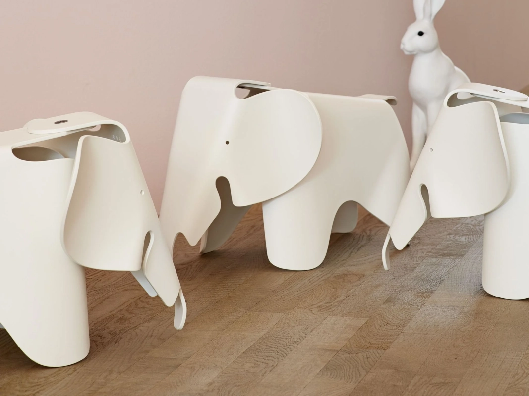 Angers Nantes Cholet Saumur Icones Objet Vitra Elephant Eames Blanc 2