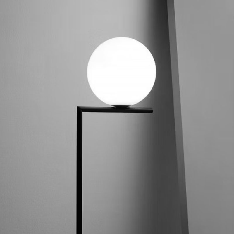 Angers Nantes Cholet Saumur Paris Bordeaux Tours Poitiers Rennes Icones Flos Lampadaire IC Noir Michael Anastassiades 11