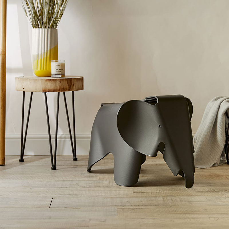 Angers Nantes Cholet Saumur bordeaux paris laval poitiers niort le mans Tours Orleans Icones Vitra objet deco noir Eames elephant