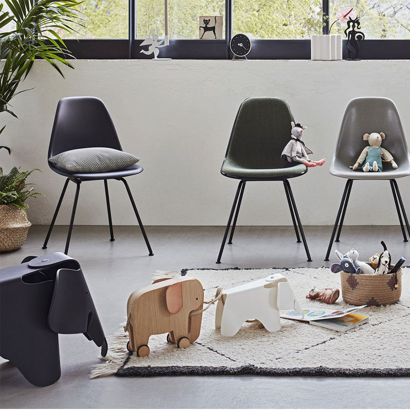 Angers Nantes Cholet Saumur bordeaux paris laval poitiers niort le mans Tours Orleans Icones Vitra objet deco noir Eames elephant 12