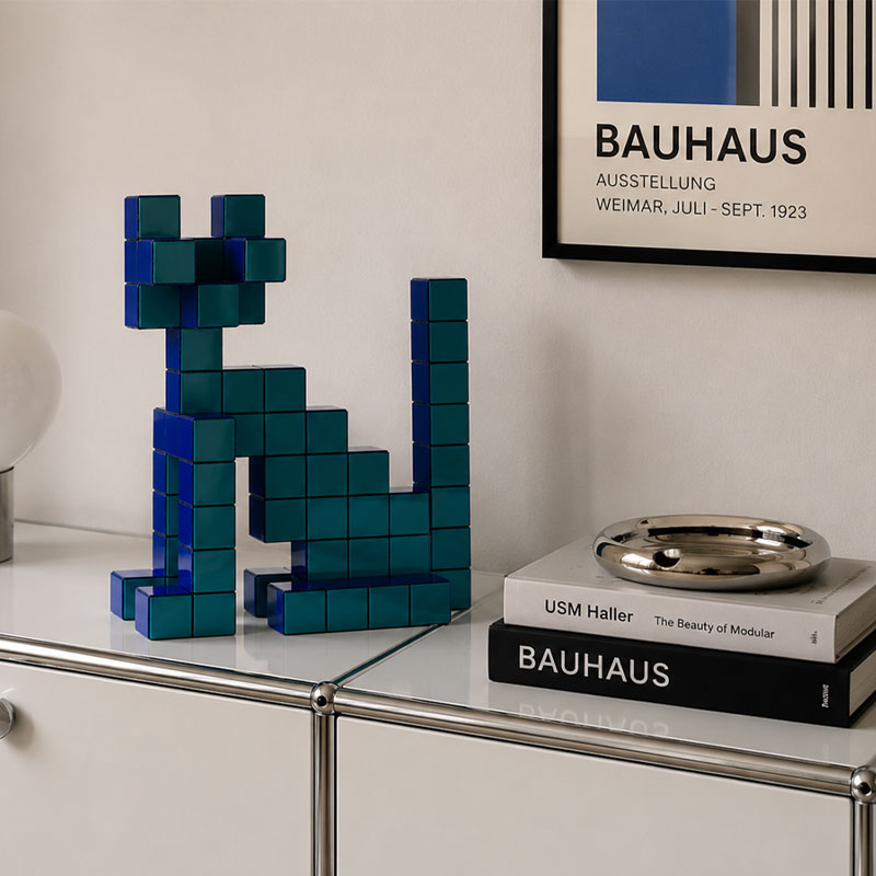 Vitra Panton Cubes Cat chat Bleu Objet deco Sculpture Animaux geometrie Verner Panton Icônes Angers Nantes Paris Bordeaux Nice Tours Mans Rennes 7