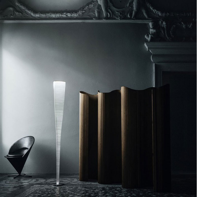 Angers Nantes Cholet Saumur Icones Lampadaire luminaire Foscarini Mite noir led Marc Sadler 3