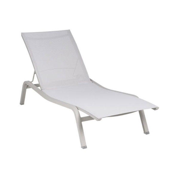 Angers Nantes Cholet Saumur Icones Fermob bain de soleil muscade Outdoor mobilier exterieur Alize Pascal Mourgue