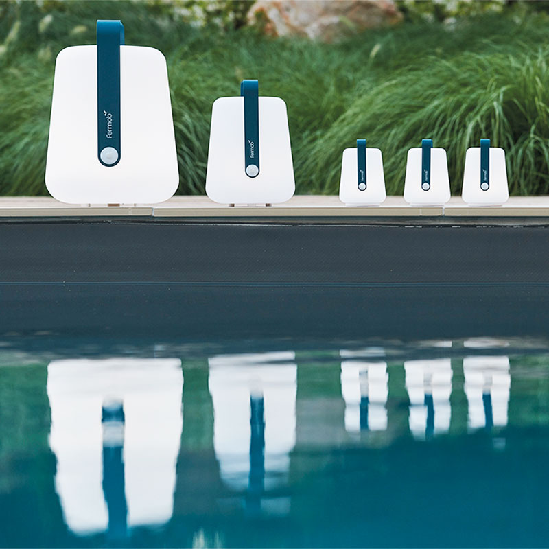 Angers Nantes Cholet Saumur Icones Fermob lampe Balad Batterie Mini outdoor Bleu acapulco Tristan Lohner 1