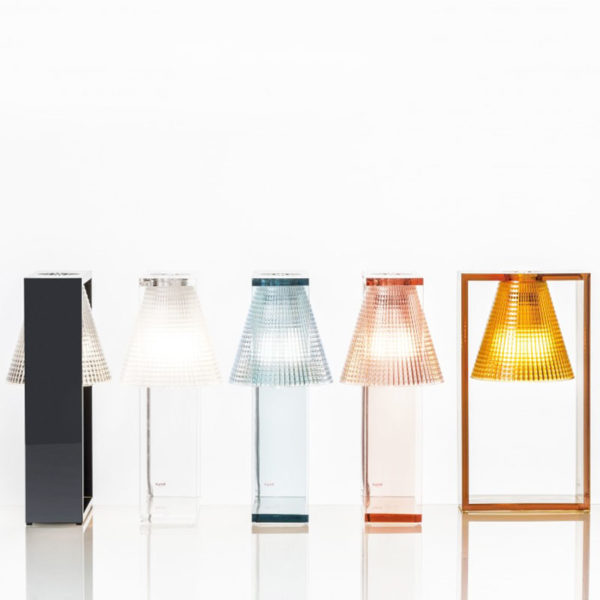 Angers Nantes Cholet Saumur Icones Kartell Lampe a poser Light Air cristal transparent Eugeni Quitllet 4