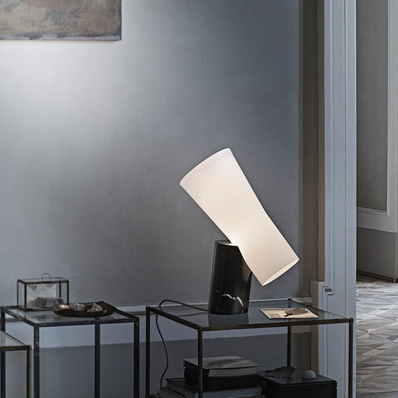 Angers Nantes Cholet Saumur Icones Kartell Lampe a poser Nile Blanc Carrare marbre foscarini Rodolfo Dordoni 8
