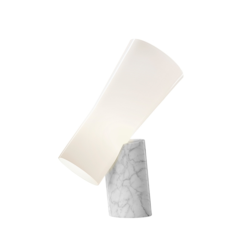 Angers Nantes Cholet Saumur Icones Kartell Lampe a poser Nile Blanc Carrare marbre foscarini Rodolfo Dordoni4