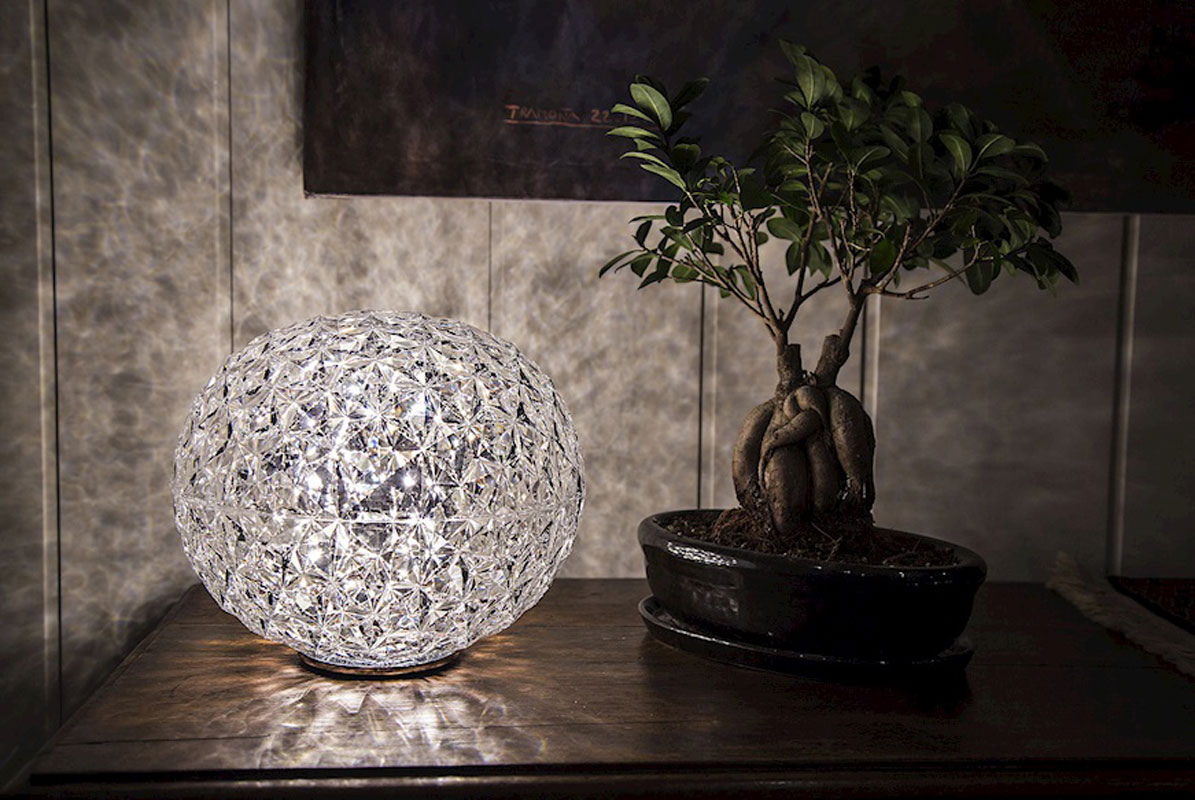 Angers Nantes Cholet Saumur Icones Kartell Lampe a poser Planet cristal Tokujin Yoshioka 7