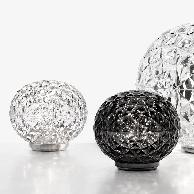 Angers Nantes Cholet Saumur Icones Kartell Lampe a poser batterie mini Planet cristal Tokujin Yoshioka 2