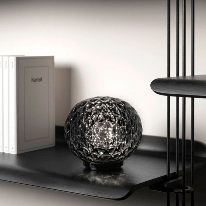 Angers Nantes Cholet Saumur Icones Kartell Lampe a poser mini Planet Gris fumé Tokujin Yoshioka 4
