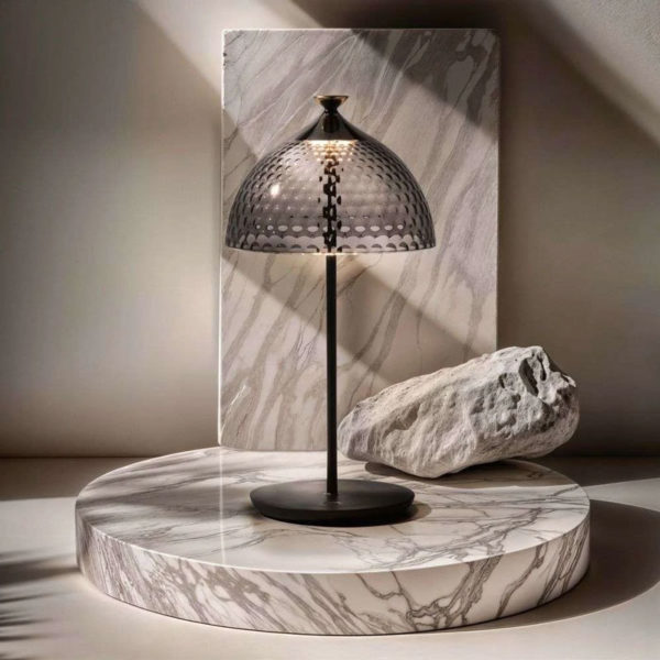 Angers Nantes Cholet Saumur Icones Kartell Lampe a poser pumo fumé noir Fabio Novembre 1