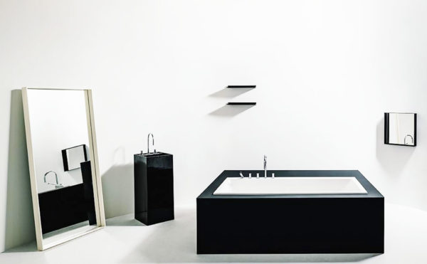Angers Nantes Cholet Saumur Icones Kartell Miroir Only me Noir 70x50 Philippe Starck 3