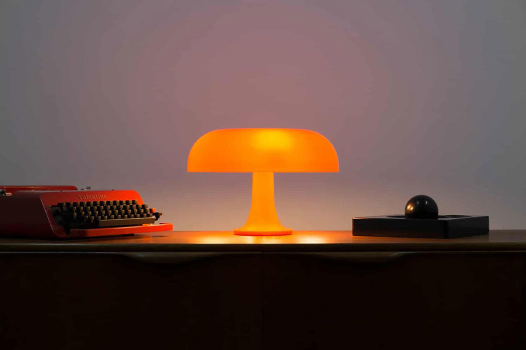 Angers Nantes Cholet Saumur Icones Artemide Lampe a poser Nesso Orange Giancarlo Mattioli 2