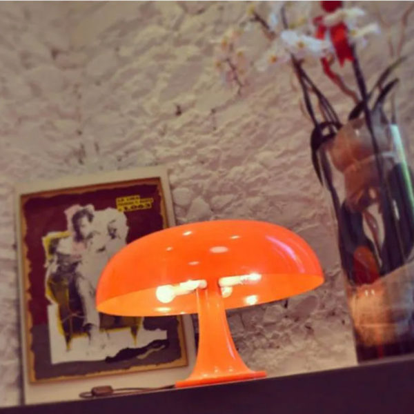 Angers Nantes Cholet Saumur Icones Artemide Lampe a poser Nesso Orange Giancarlo Mattioli 4
