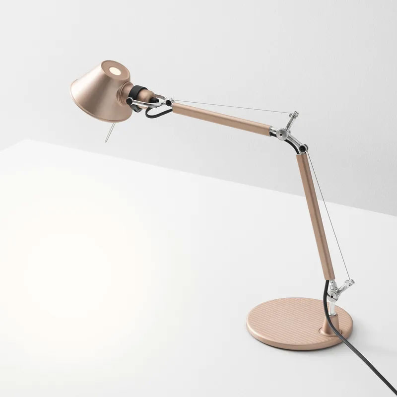 Angers Nantes Cholet Saumur Icones Artemide Lampe de bureau Tolomeo Micro cuivre brossé rAluminium Michele De Lucchi 11