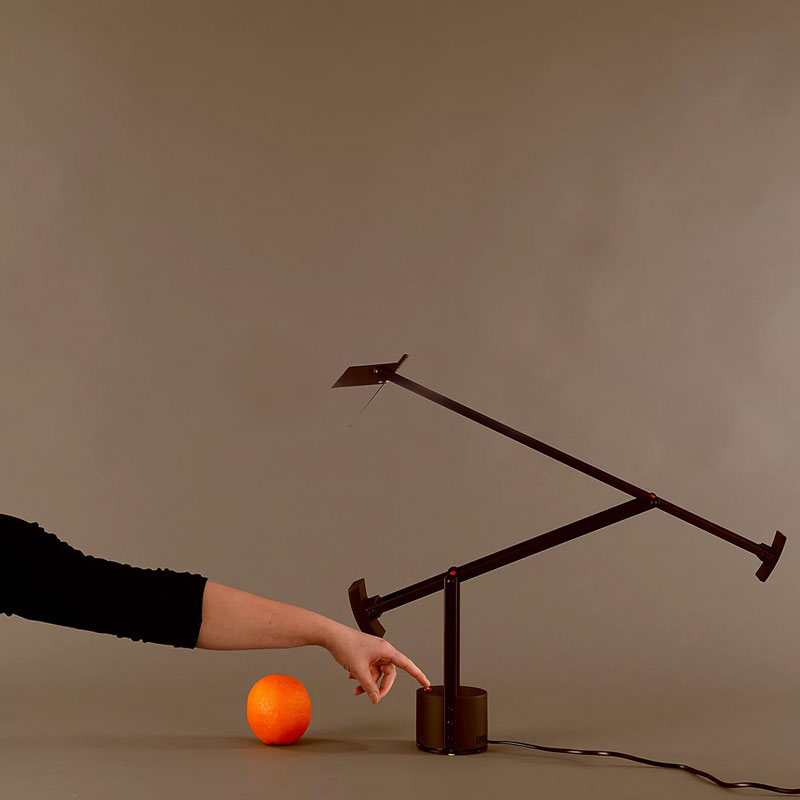 Angers Nantes Cholet Saumur Icones Artemide Lampe de bureau table Tizio Noir Richard Sapper 3