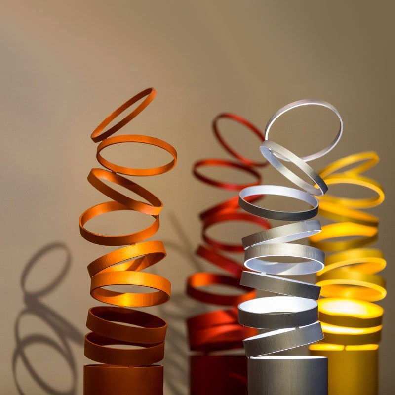 Angers Nantes Cholet Saumur Icones Artemide lampe a poser Decompose light orange alumium anodisé Atelier Oï 2