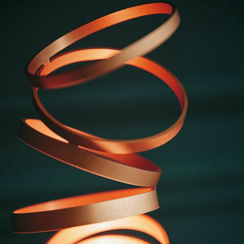 Angers Nantes Cholet Saumur Icones Artemide lampe a poser Decompose light orange alumium anodisé Atelier Oï 7