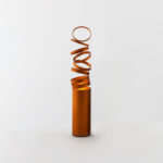 Angers Nantes Cholet Saumur Icones Artemide lampe a poser Decompose light orange alumium anodisé Atelier Oï 8