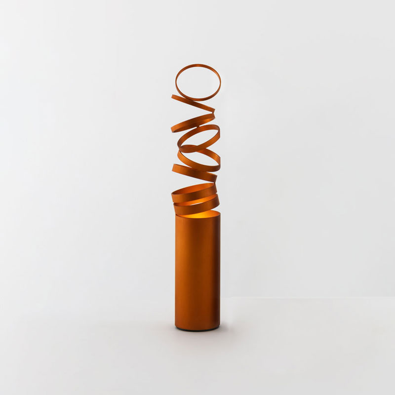 Angers Nantes Cholet Saumur Icones Artemide lampe a poser Decompose light orange alumium anodisé Atelier Oï 8