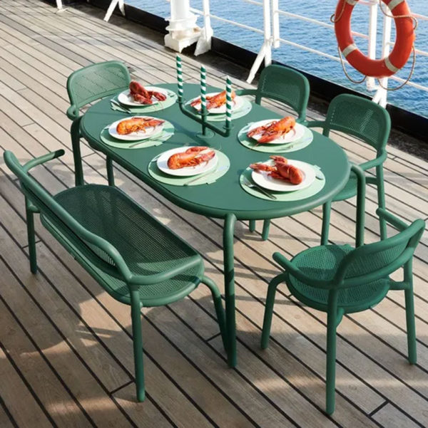 Angers Nantes Cholet Saumur Icones Fatboy Table de repas Toni 6 places mobilier outdoor vert pin exterieur