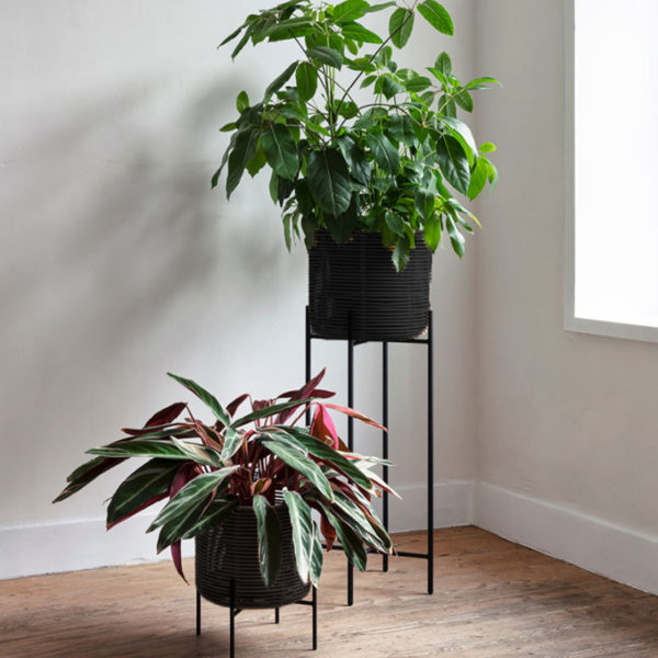 Angers Nantes Cholet Saumur Icones Pot plantes Vincent Sheppard Ivo mobilier exterieur outdoor Rotin Noir large 1