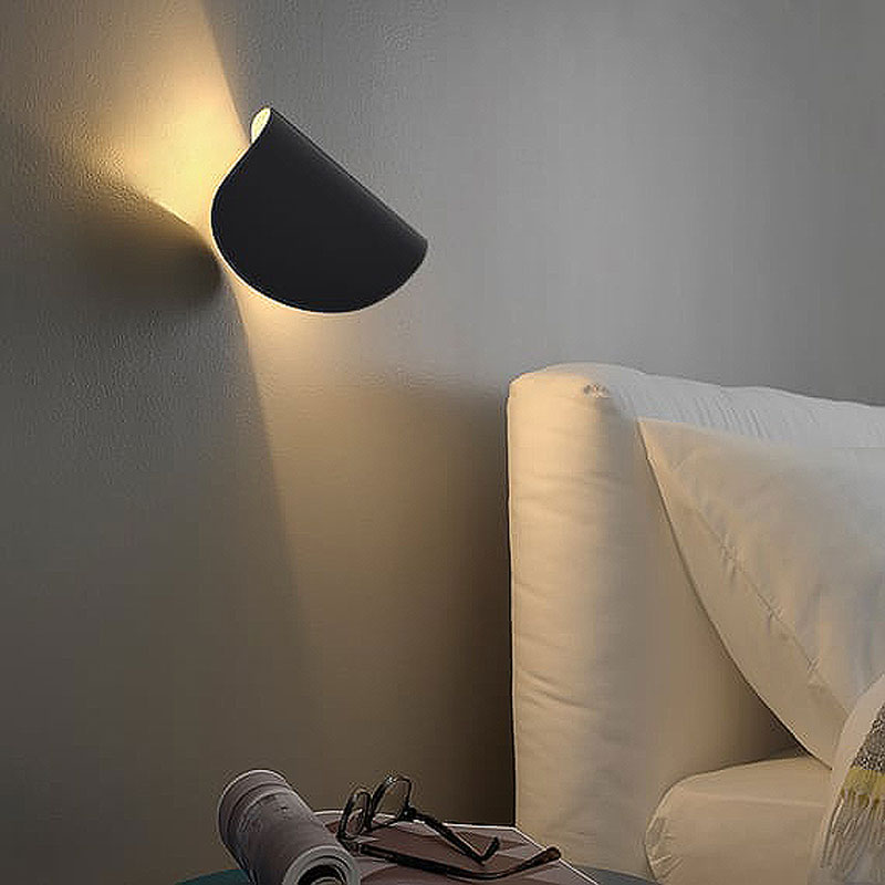 Angers Nantes Cholet Saumur Icones Fontana Arte Applique Io aluminium orientable gris luminaire design Claesson Koivisto Rune 2