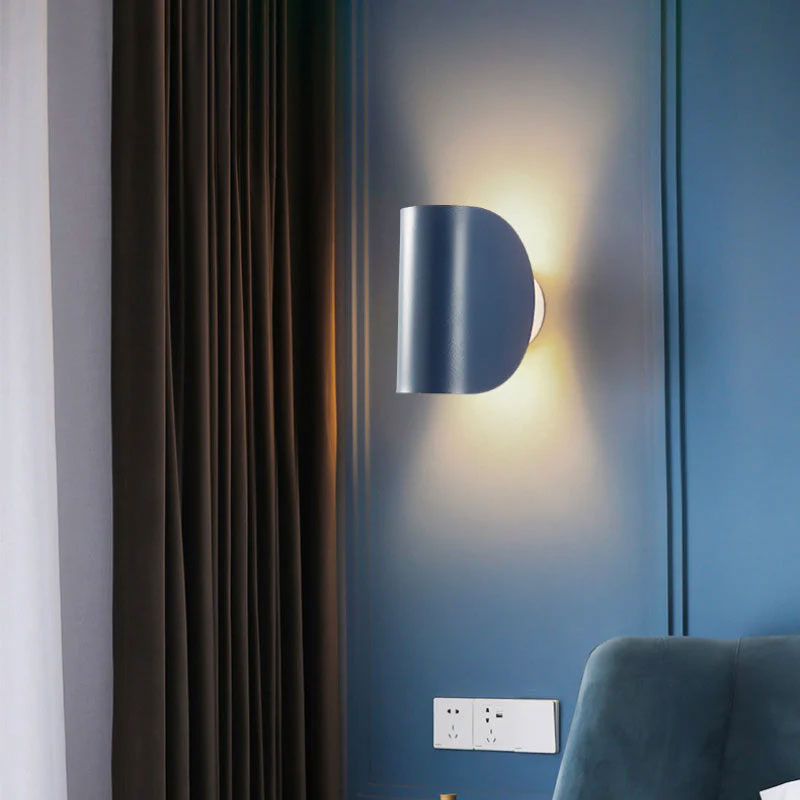 Angers Nantes Cholet Saumur Icones Fontana Arte Applique Io aluminium orientable gris luminaire design Claesson Koivisto Rune 6