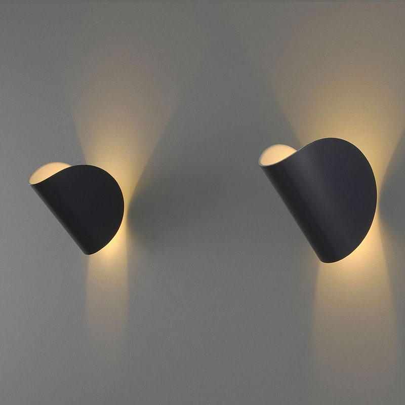 Angers Nantes Cholet Saumur Icones Fontana Arte Applique Io aluminium orientable gris luminaire design Claesson Koivisto Rune 9