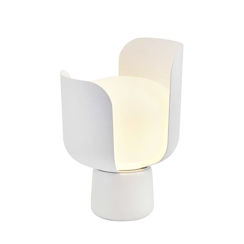 Angers Nantes Cholet Saumur Icones Fontana Arte Lame a poser Blom Blanc Fleur luminaire design Andreas Engesvik 12