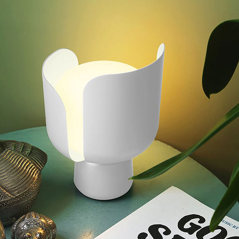 Angers Nantes Cholet Saumur Icones Fontana Arte Lame a poser Blom Blanc Fleur luminaire design Andreas Engesvik 2