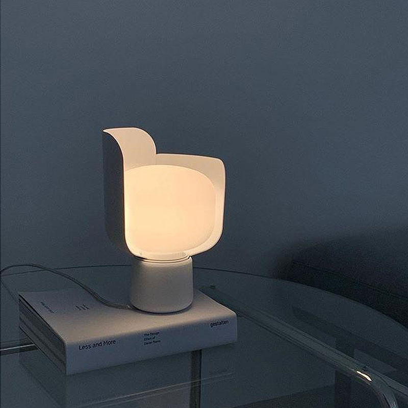 Angers Nantes Cholet Saumur Icones Fontana Arte Lame a poser Blom Blanc Fleur luminaire design Andreas Engesvik 5