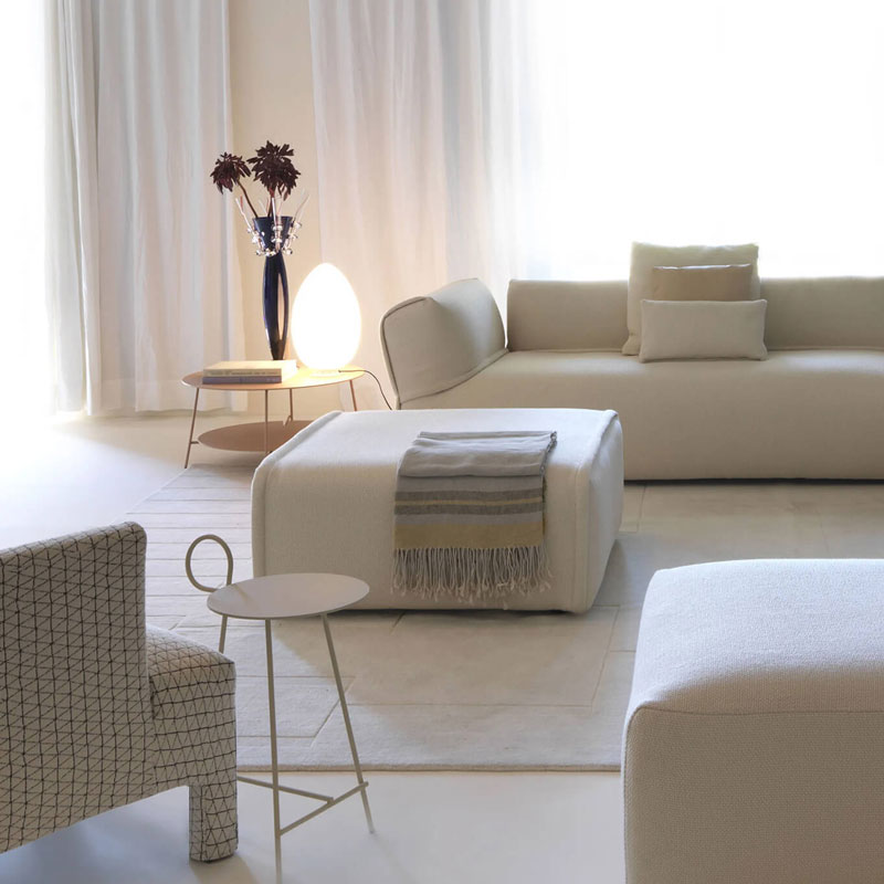 Angers Nantes Cholet Saumur Icones Fontana Arte Lampe a poser Uovo Small blanc verre oeuf opalin luminaire design Ben Swildens 2