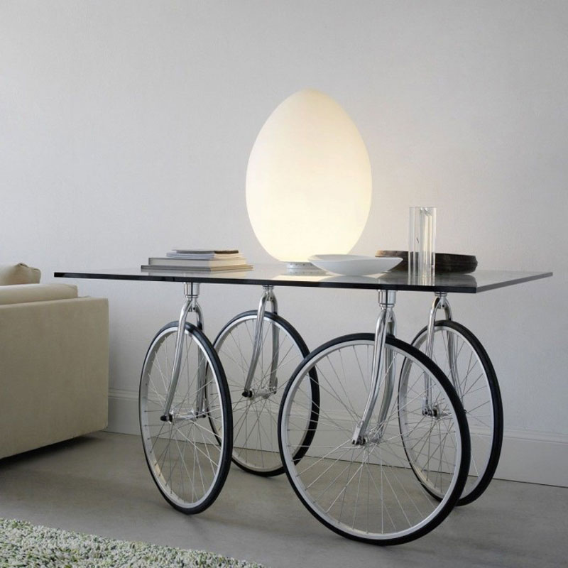 Angers Nantes Cholet Saumur Icones Fontana Arte Lampe a poser Uovo medium blanc verre oeuf opalin luminaire design Ben Swildens 4