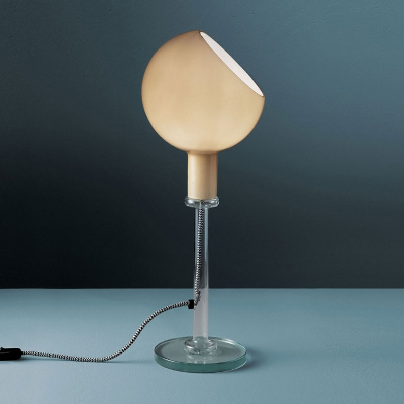 Angers Nantes Cholet Saumur Icones Fontana Arte Lampe a poser parola verre ambre opaline luminaire design Gae Aulenti Piero Castiglioni 8