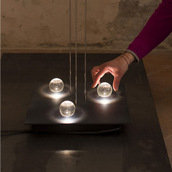 Angers Nantes Cholet Saumur Icones Ingo Maurer Lampadaire Nuunu or Ingo sculpture disque Maurer & Flavia Thumshirn 8