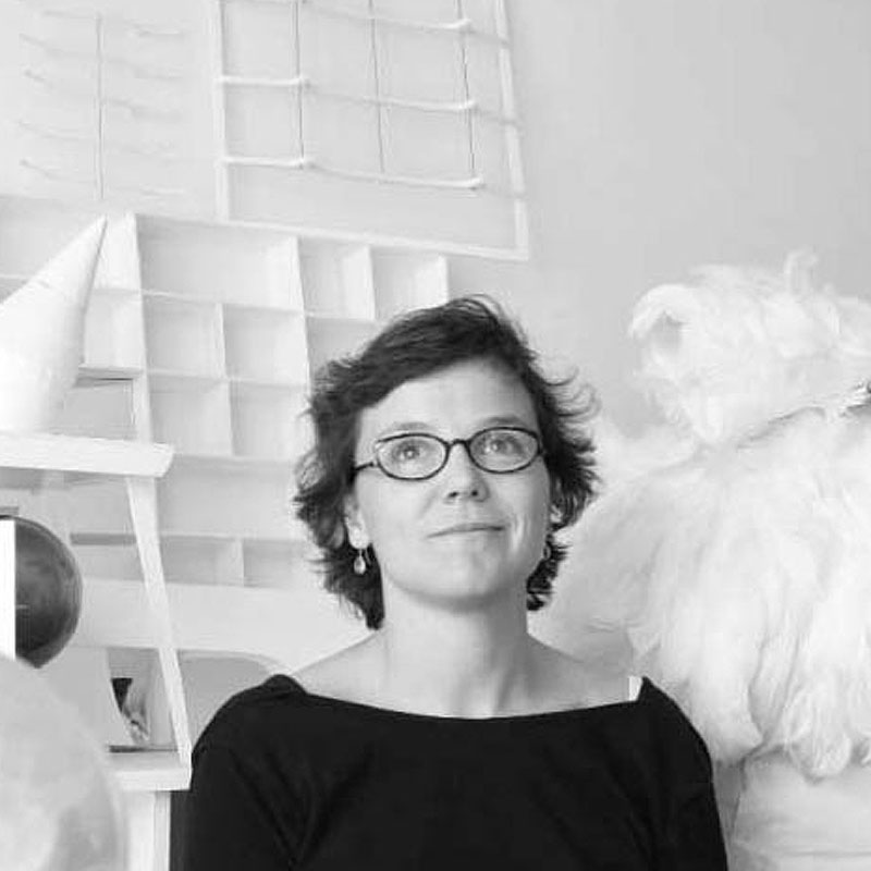 Angers Nantes Cholet Saumur Icones Suspension Petite Friture Vertigo ombre épuré feminin small noir Constance Guisset 5