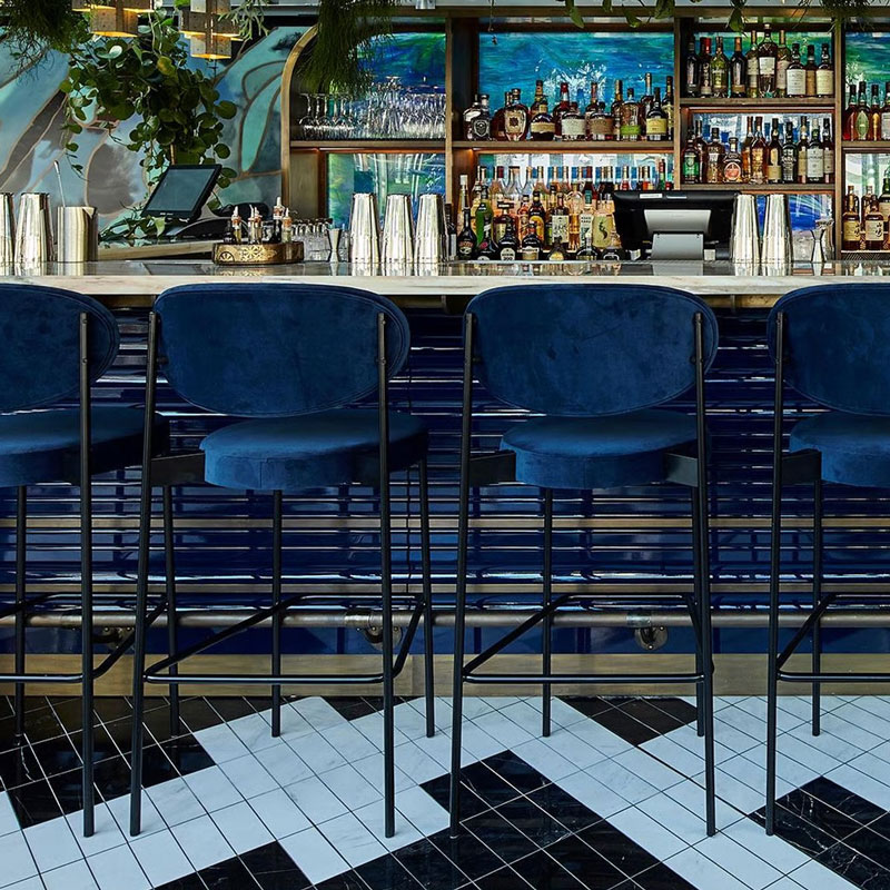 Angers Nantes Cholet Saumur Icones Verpan Tabouret haut Serie 430 bar restaurant tissu velour art deco mobilier design Verner Panton 4