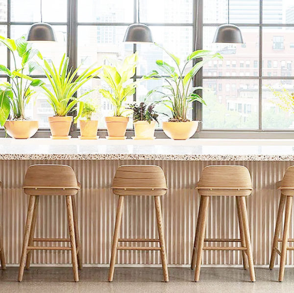 Angers Nantes Cholet Saumur Icones tabouret haut bar cuisine Nerd Muuto mobilier Scandinave bois chêne David Geckeler 14